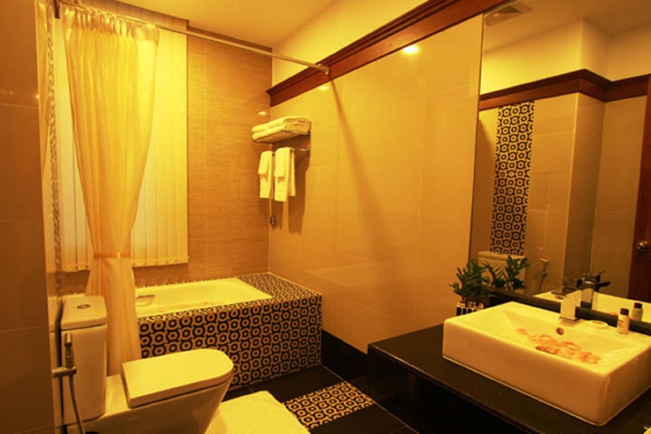Hotel M Yangon Exterior photo